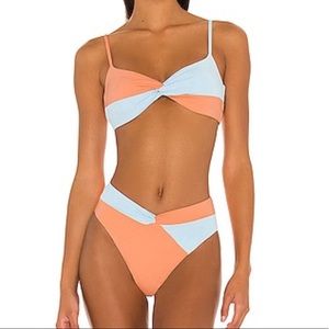 L space swimsuit size medium tags on
